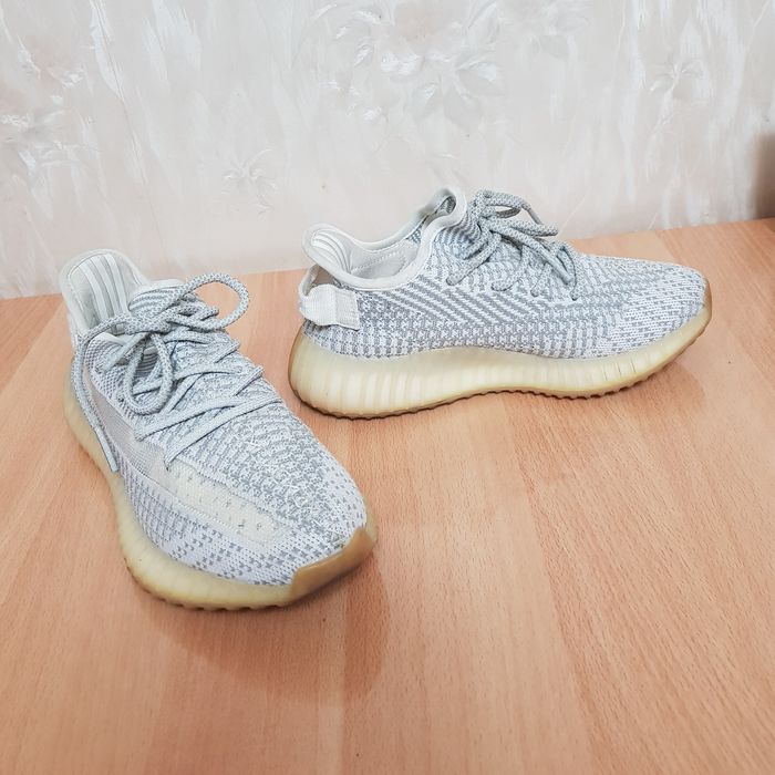 Кроссовки для девушек и женщин