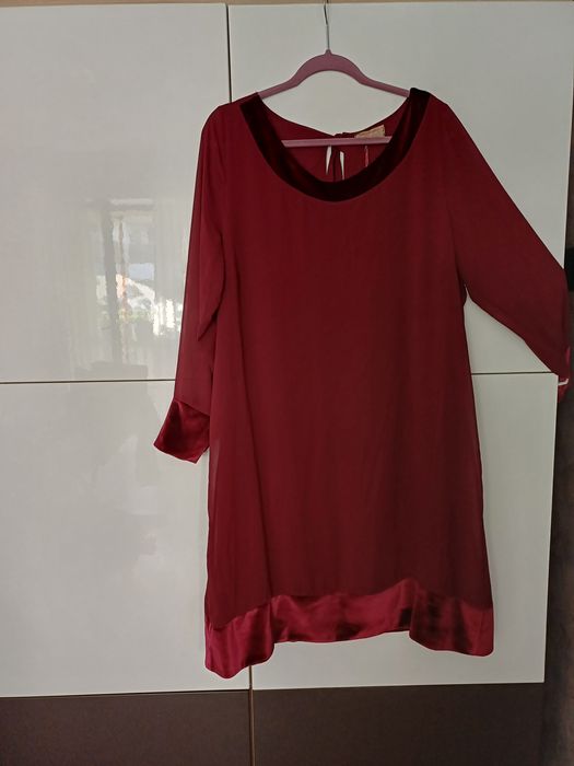 Rochie de seara vișinie din voal dublat accesorizata cu catifea, mărim