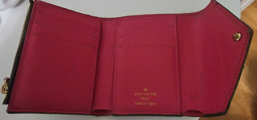 Продам срочно кошелек Louis Vuitton