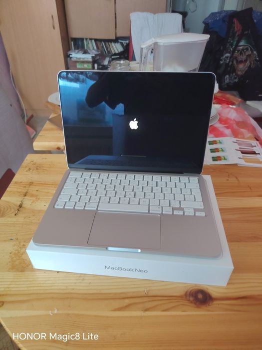 Чисто нов Apple MacBook Neo 13" (A18 Pro / 8GB / 256GB) – Пълен комплект, Гаранция!