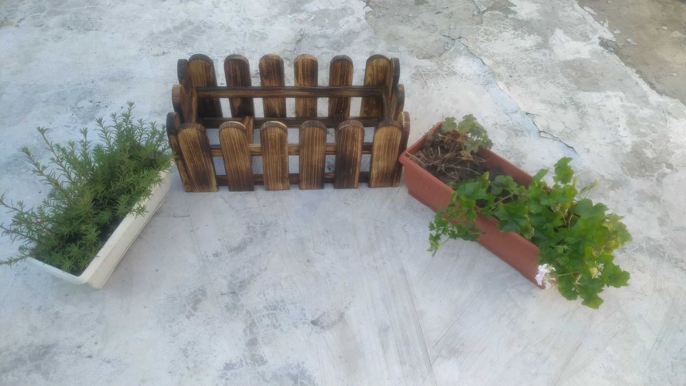 Дървена Кашпа(Декорация) - малка