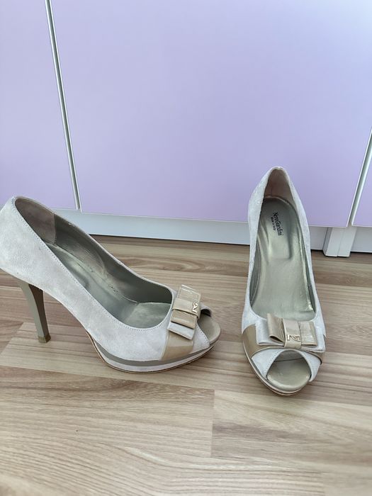 Pantofi/sandale cu toc 38