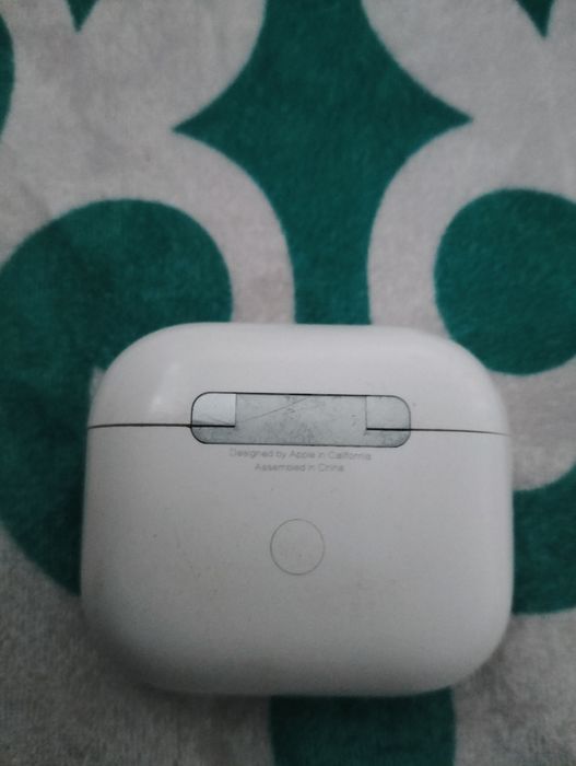 AirPods 3 продаются