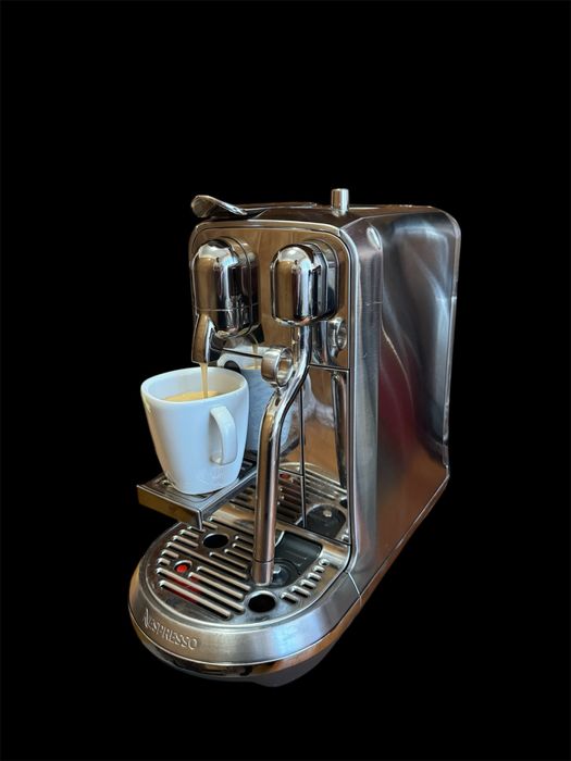 Espressor Nespresso Creatista Plus - stare excelentă + cadou