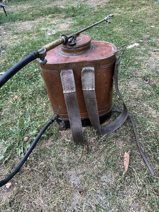 Медна пръскачка работеща