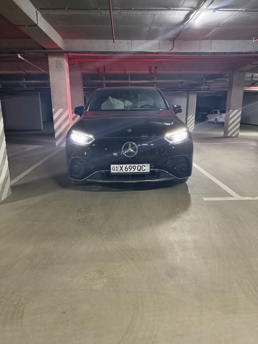 Mersedes benz SUV Eqe500
