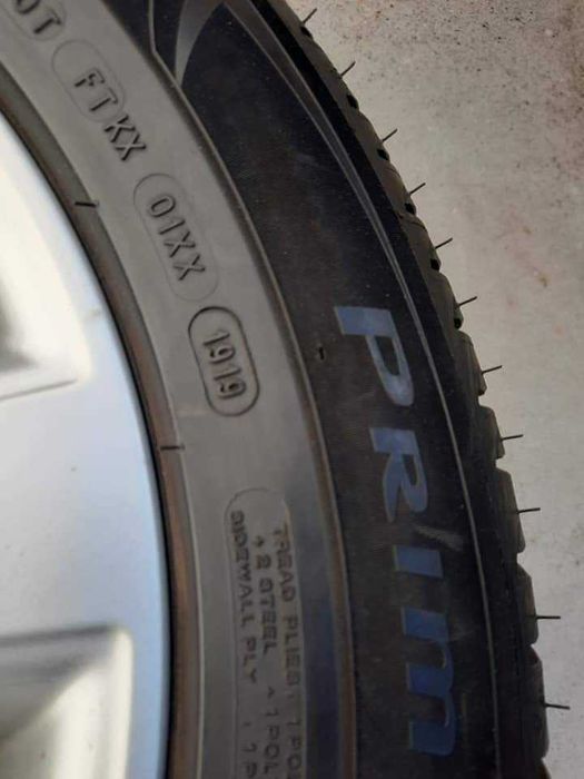 4 Броя 215/60/17 Michelin 2x6,2mm, 2x5,2mm