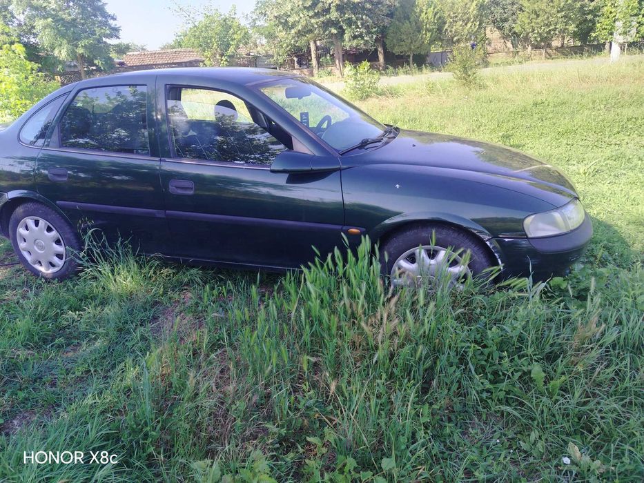 Продава се опел вектра Б 1.6