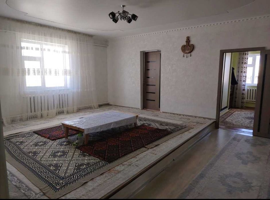 Үй жақсы таза ауласын да жеміс ағашы бар
