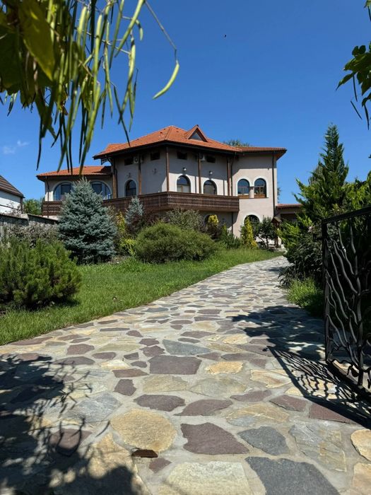 Piatra naturala de munte rezistentă la trafic greu, Executam cascade, grătare, foișoare, iazuri, garduri, zidări, in toata țara