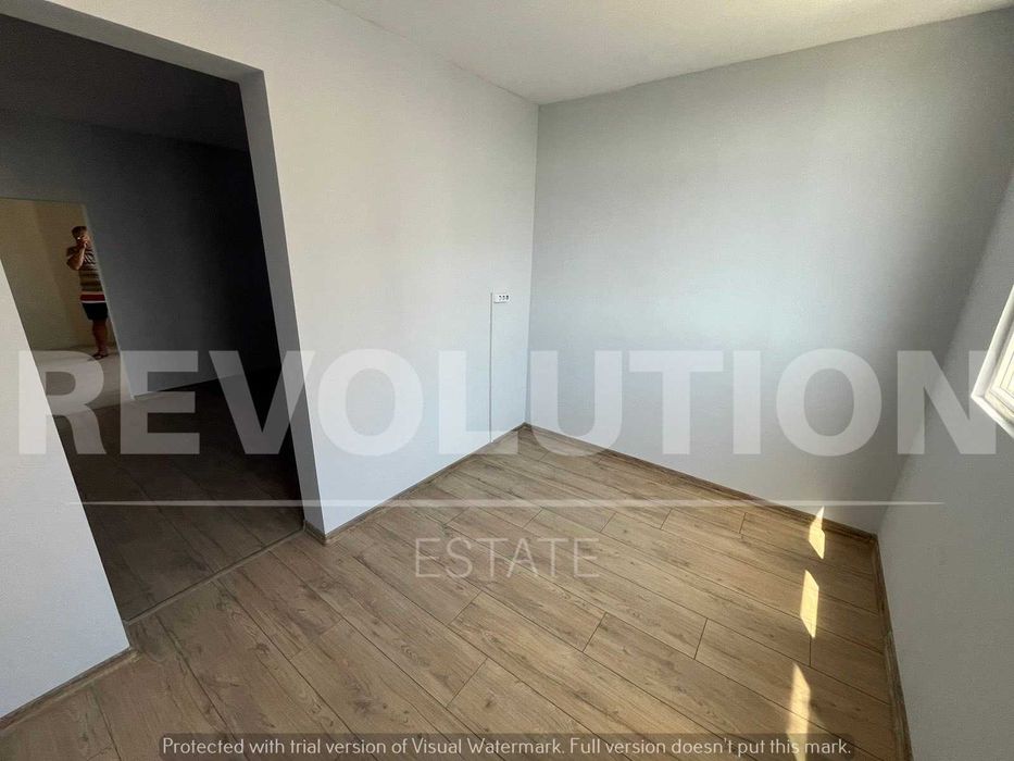 Продава се Четиристаен апартамент в Варна, Център - 110 кв.м за 1137 €/кв.м - Снимка #8