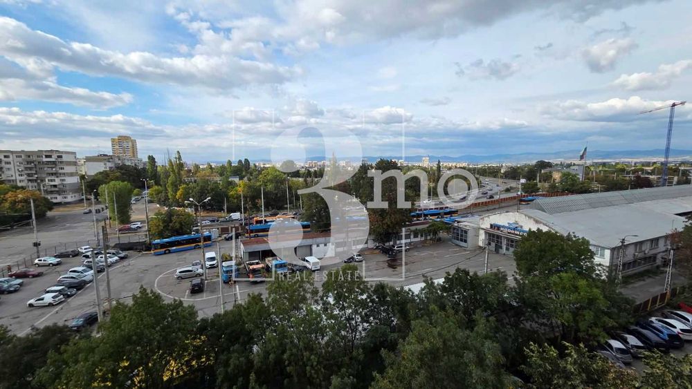 „3mo“ недвижими имоти продава тристаен апартамент в кв. Банишора