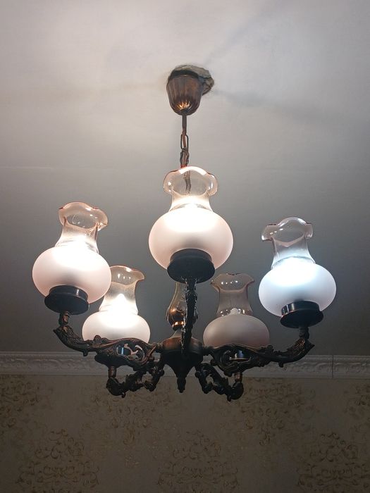 Люстра пятирожковая