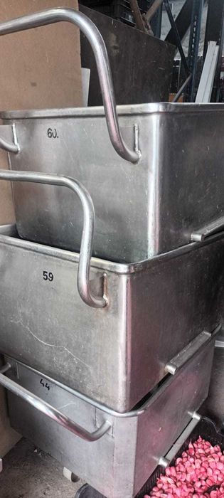 Vand utilaje de macelarie .