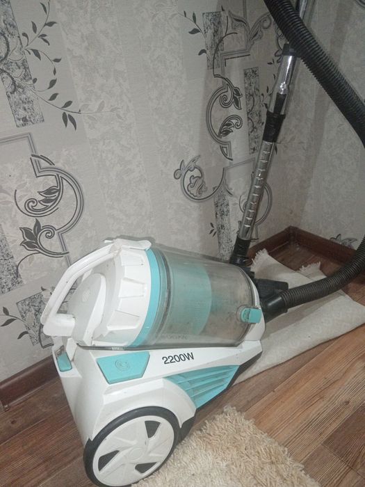 Продам пылесосо почти новый