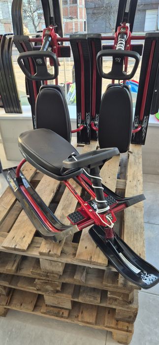 Шейна Снежко ( Чук и Гек) червена и синя