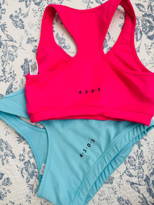 ASOS 4505 Две спортни бюстиета