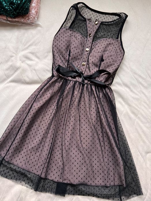 Дамска рокля с прозрачен гръб