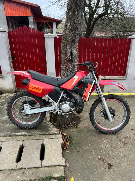 Vand cross Yamaha DT 125 R 2T perfectă pentru distractie