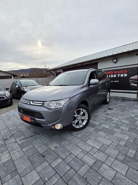Mitsubishi outlander an 2014 4x4  7Locuri  posibilitatea rate