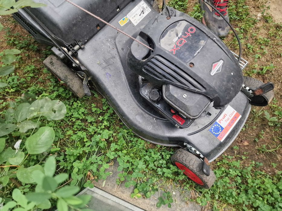 Masina de tuns iarba pe benzina BRIGGS 4CP cu TRACTIUNE si COS F IEFTI
