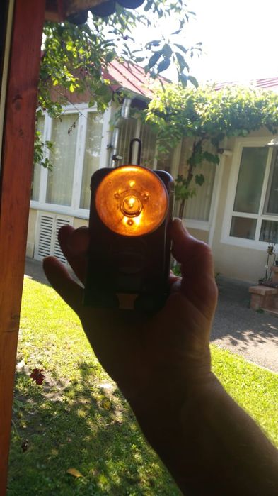 Lanterna veche din timpul războiului funcțională