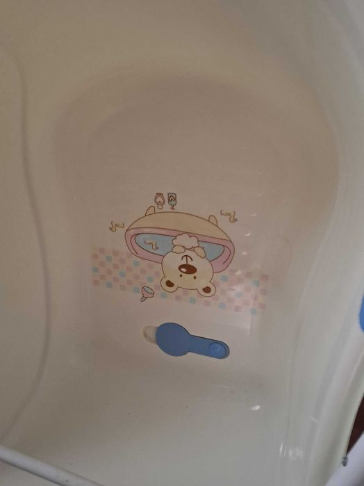 Вана със стойка.