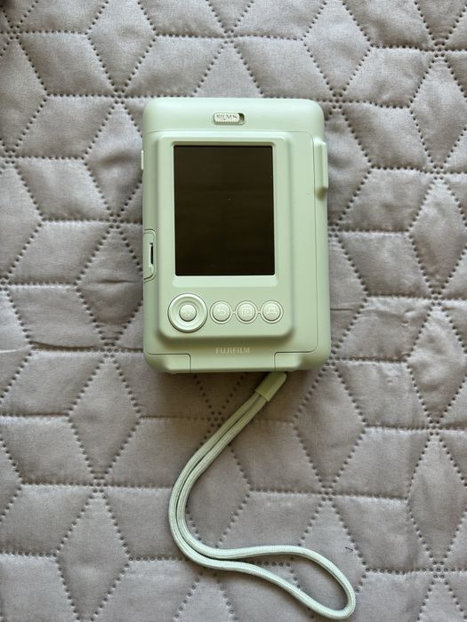 Моментен фотоапарат Instax LiPlay + подарък калъф за съхранение