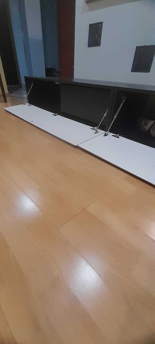 comoda tv formata din 2 corpuri