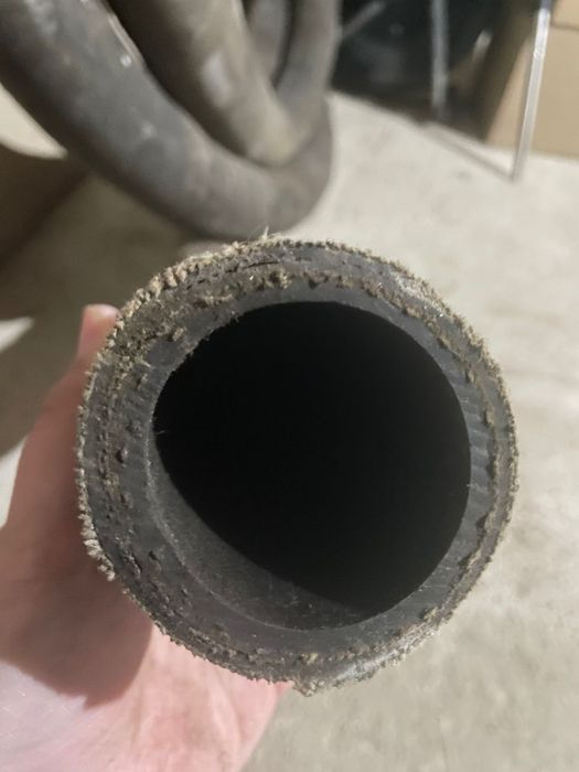 Шланг продается в хорошем состоянии.