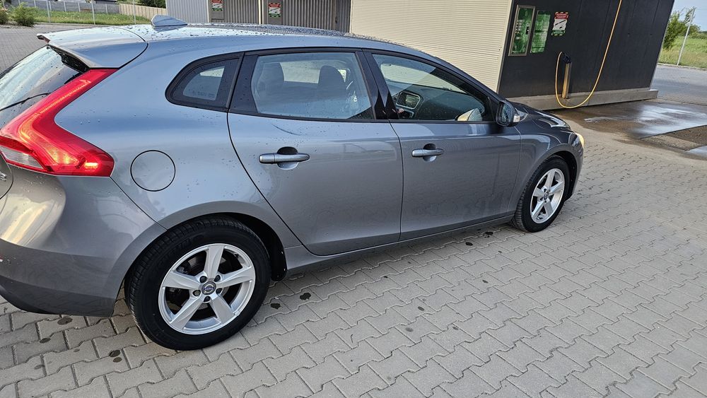 VOLVO V40 0 — imagine 3