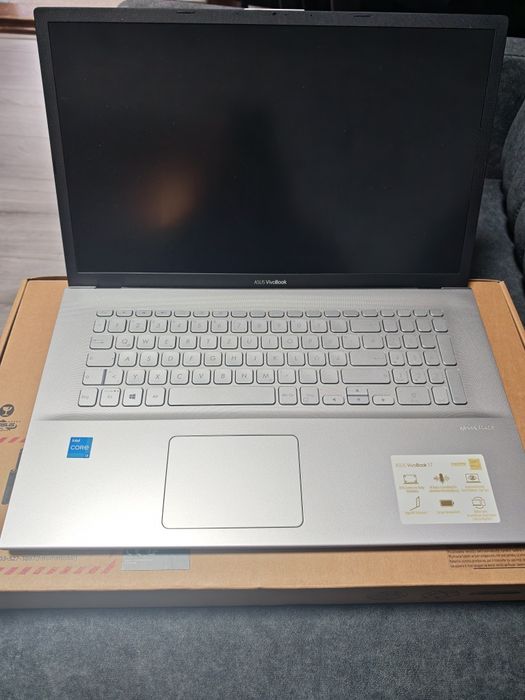 Laptop Asus i3 gen11, 17.3", 8gb, 512gb
