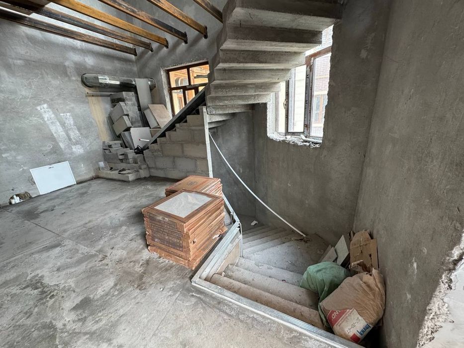 Аренда Под Биллиард или Офис помещения на Яшнабад район 175 кв