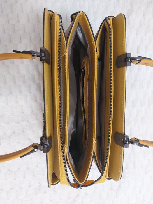 Стилна дамска чанта