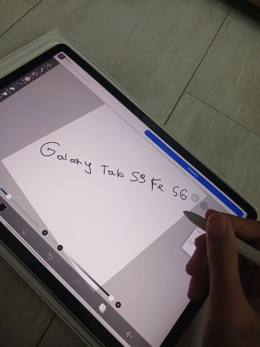 Продам Планшет Galaxy Tab S9 FE 5G, с гарантией