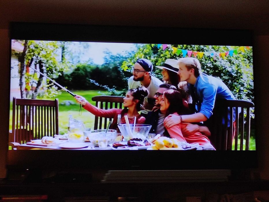 Униkален Smart 60" инчов 4К UHD телевизор Sharp