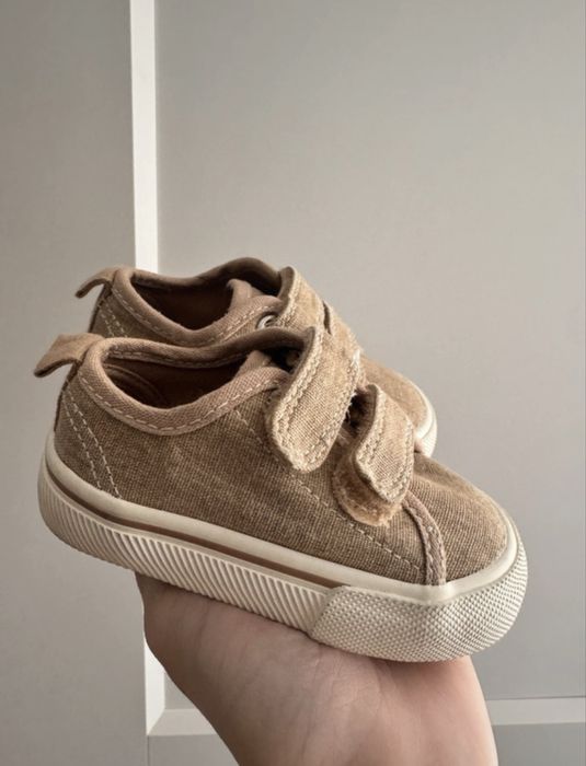 Pantofi H&M marimea 18/19
