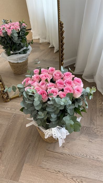 Розы в корзине 26500 тг