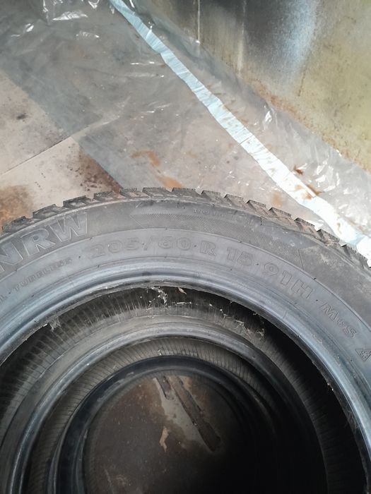 Автошины 205.  60.  R15.