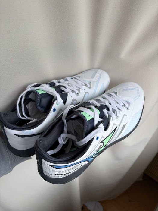 Pantofi tenis de masa marimea 42 Mizuno Wave Medal Neo white 2025