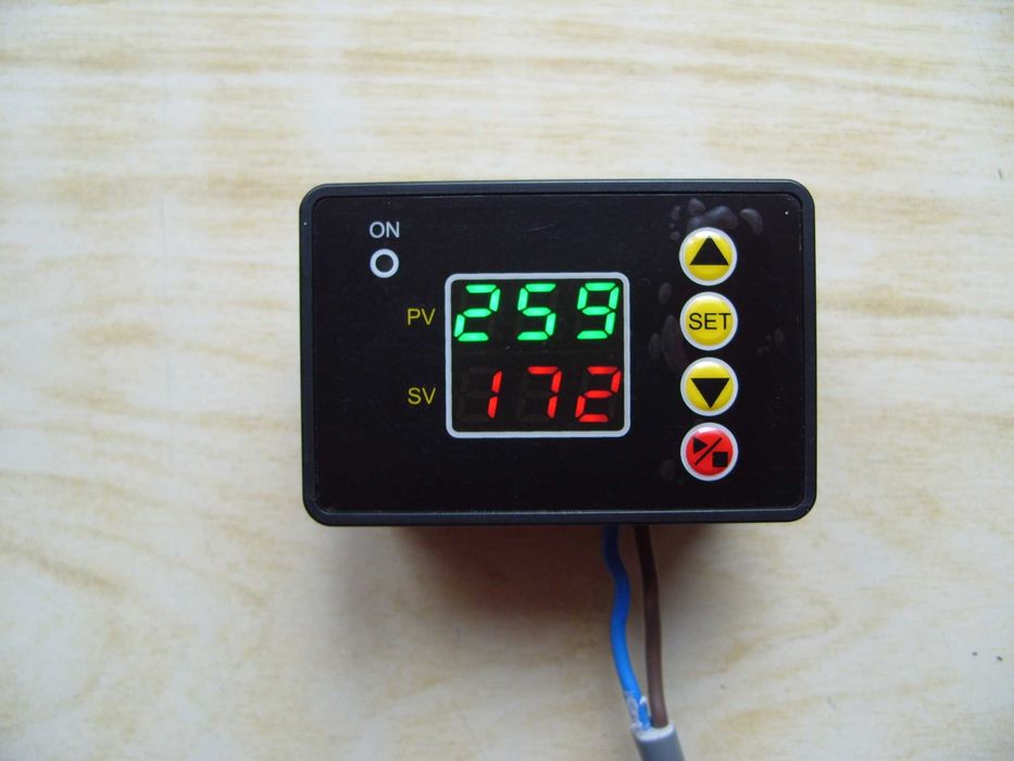 Мултифункционално електронно реле за време T2310/24V