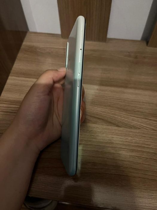Продам телефон Oppo A8