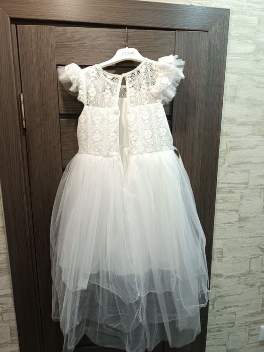 Продам красивое платье для девочки