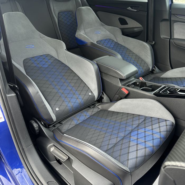 Volkswagen Golf 8R 2023 4Motion 320CP DSG7