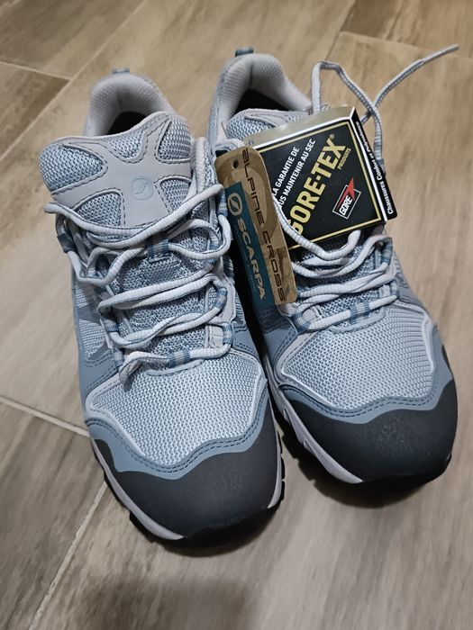 Vând Adidași Scarpa noi Nr 40