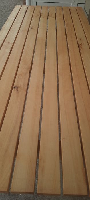 Масивна трапезна маса