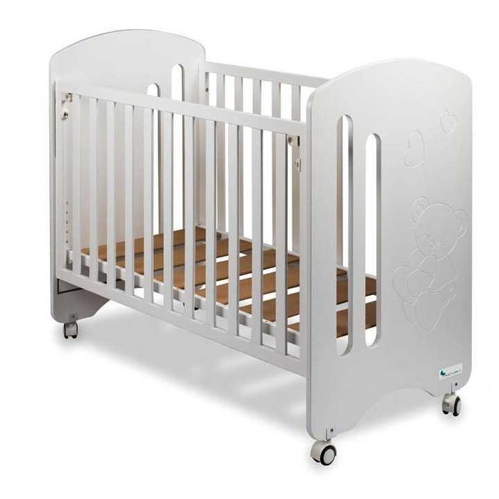 Детско дървено креватче