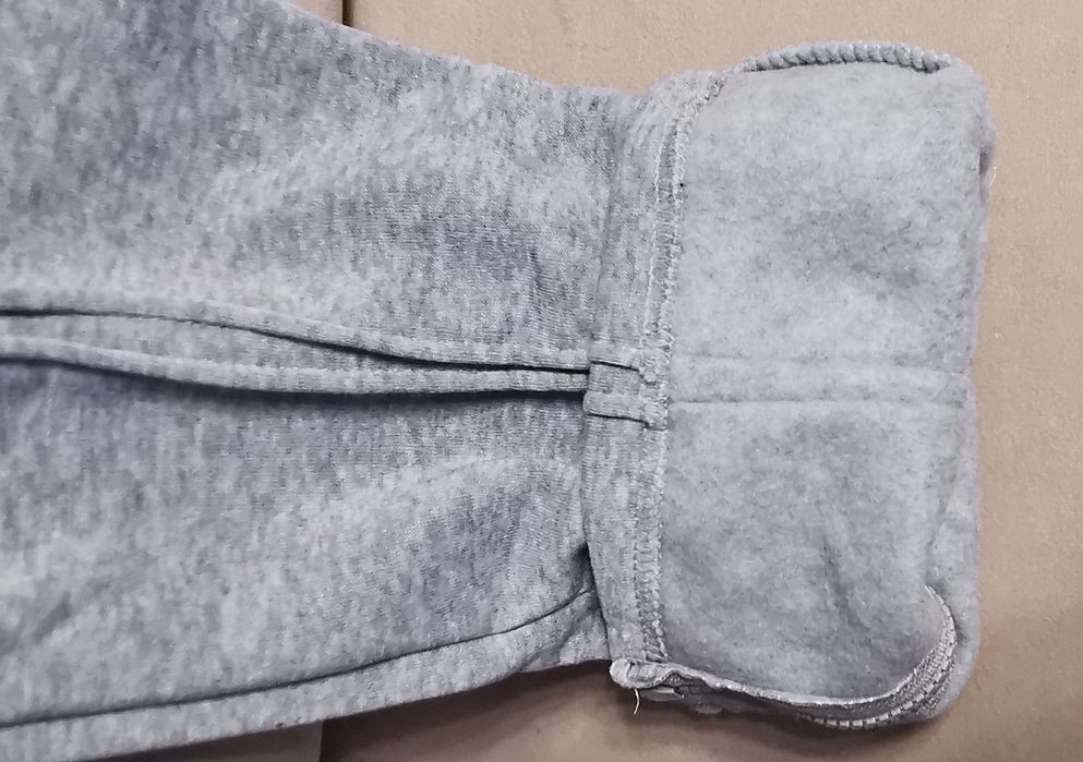Pantaloni de trening gri