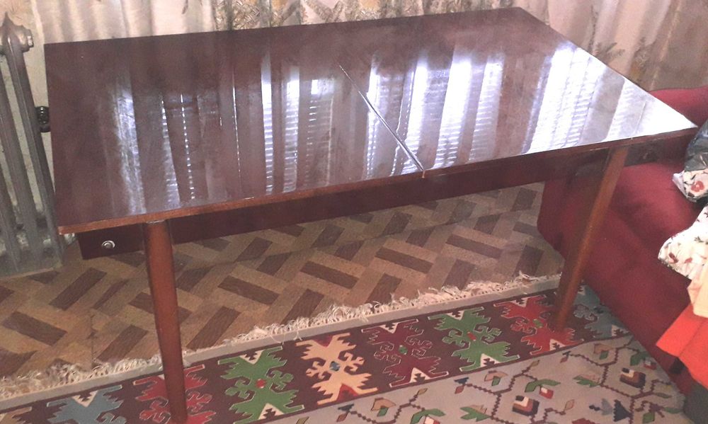 Полирана разтегателна холна маса