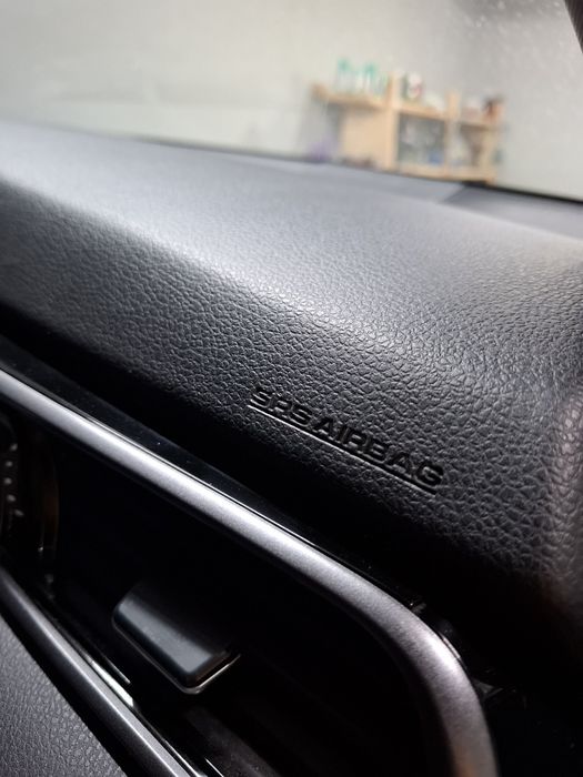 Перетяжка панели автомобиля